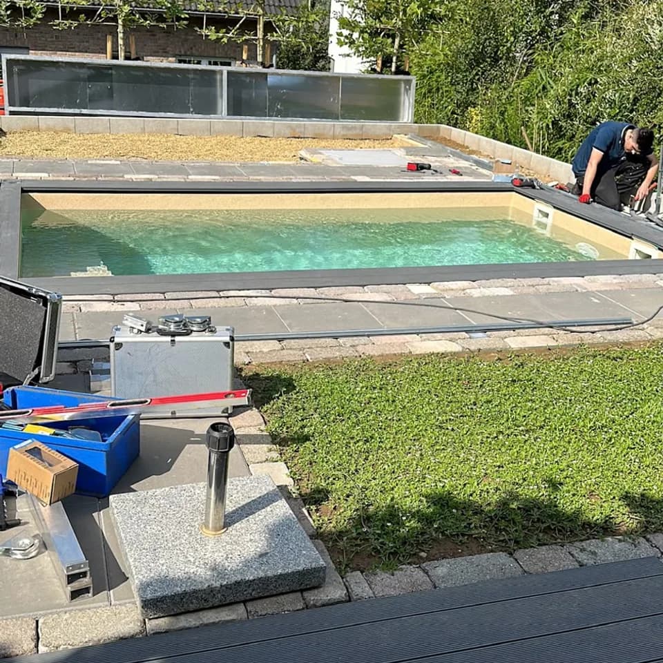 Verschiebbare Poolüberdachung – Ansicht 1 von 2