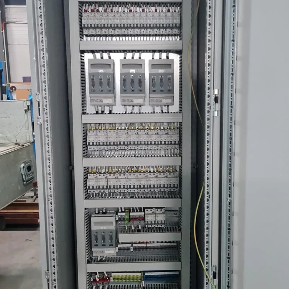 Weiterer Schaltschrankbau – Ansicht 1 von 2